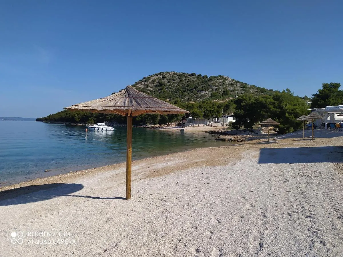 Bungalow On The Beach - Buqez Eco Resort Drage Holiday home
