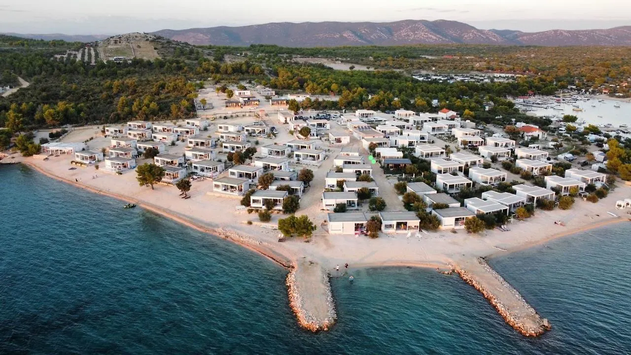 Bungalow On The Beach - Buqez Eco Resort Drage Holiday home